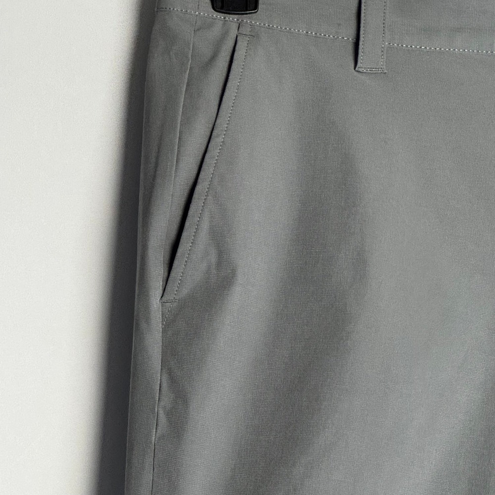 Banana Republic Men Gray Flat Front Stretch Tech Shorts Size 32 Golf Casual - Picture 3 of 8